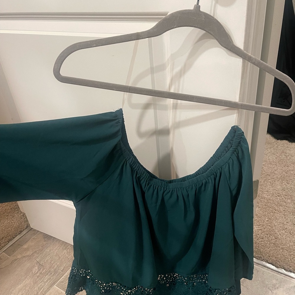 Elegant Green Off-Shoulder Women's Top
